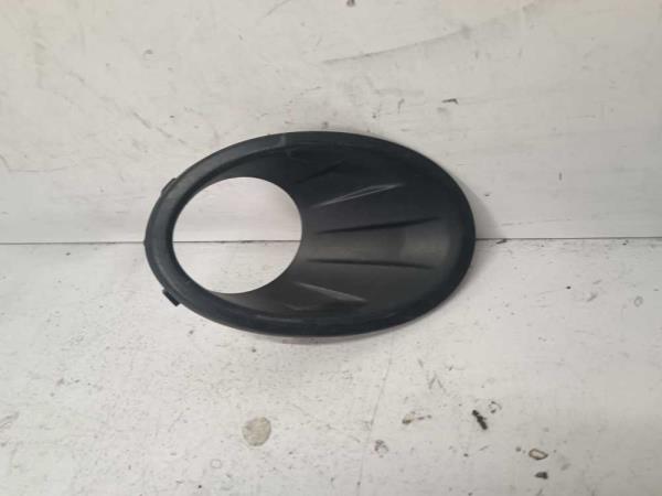 PARECHOC GRILLE PRISE D'AIR DROIT NISSAN - Vue 1